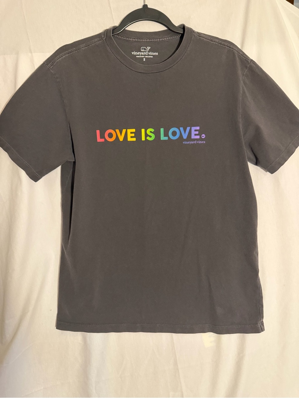 #400 Vineyard Vines Kids Charcoal Tee with Rainbow "LOVE IS LOVE" Graphic